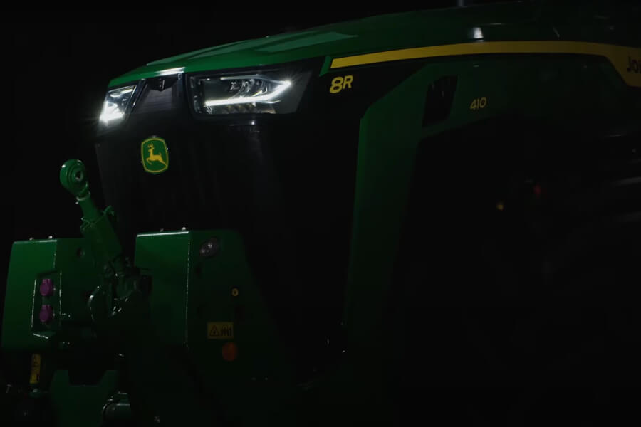 John Deere 8R John Deere 8R