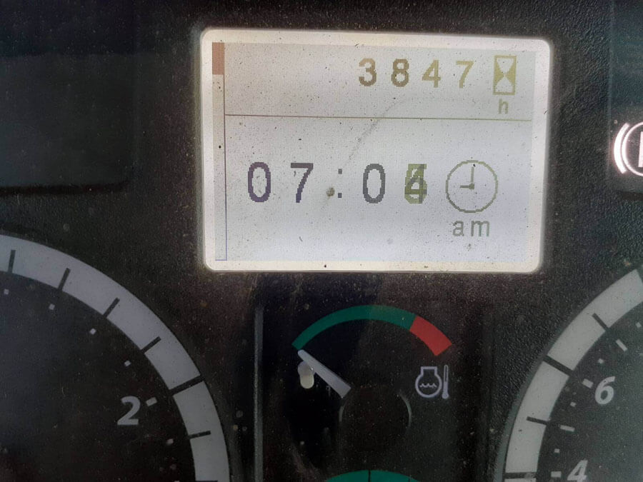 Se vinde tractorul John Deere Se vinde tractorul John Deere