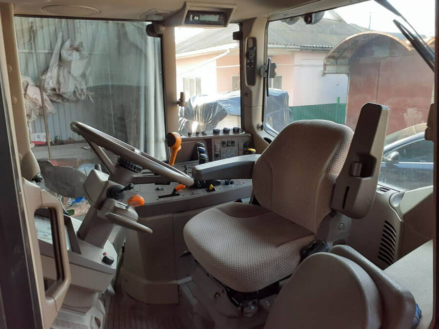 Se vinde tractorul John Deere Se vinde tractorul John Deere